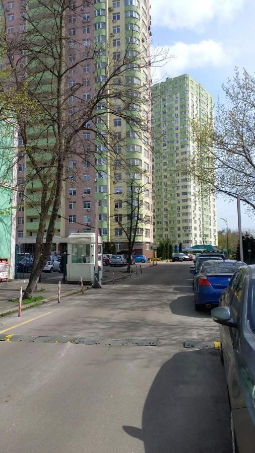 1 Поверх Ж К Паркові Озера Метро Дарниця Apartment Kiev Bagian luar foto