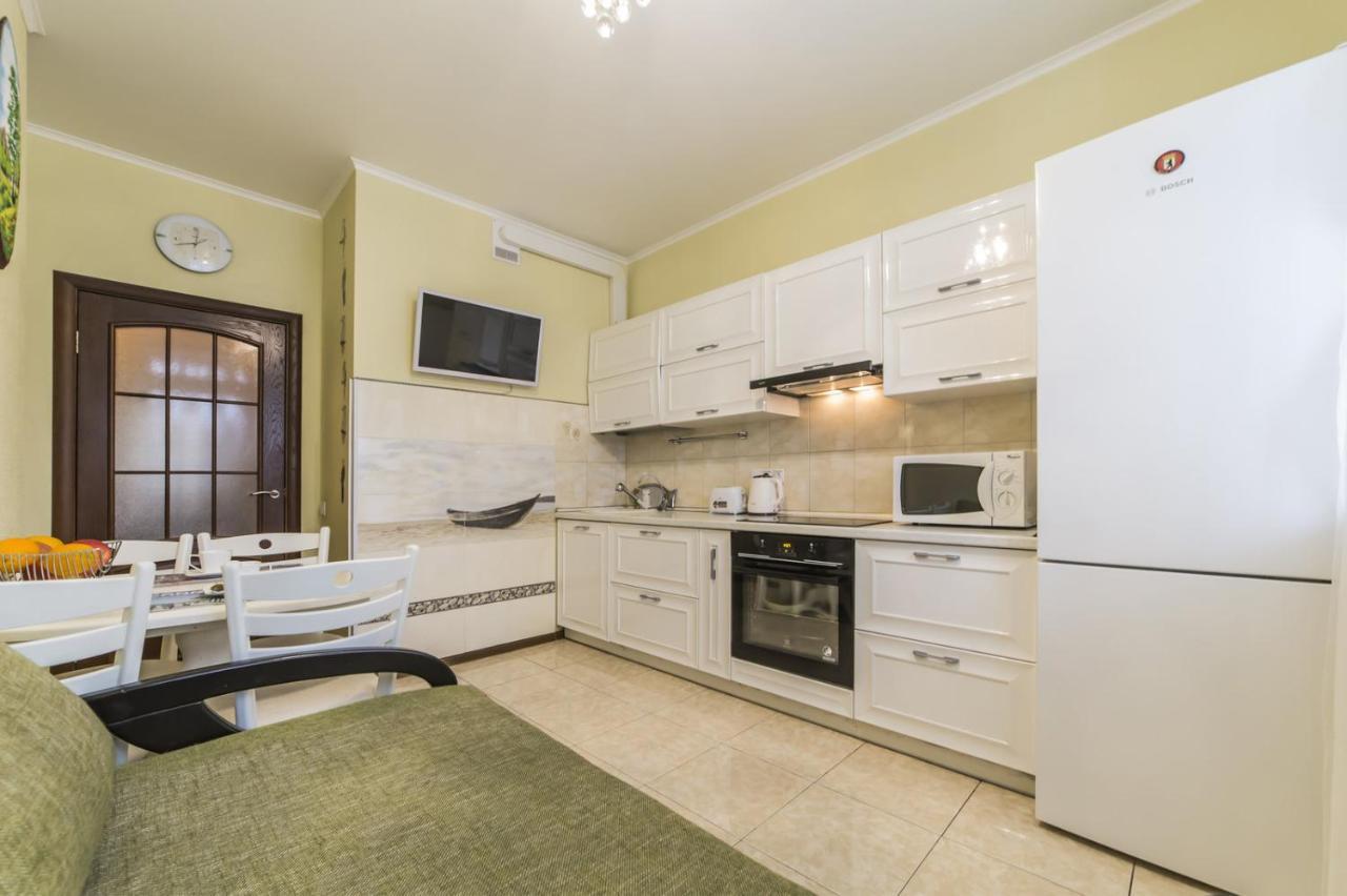 1 Поверх Ж К Паркові Озера Метро Дарниця Apartment Kiev Bagian luar foto