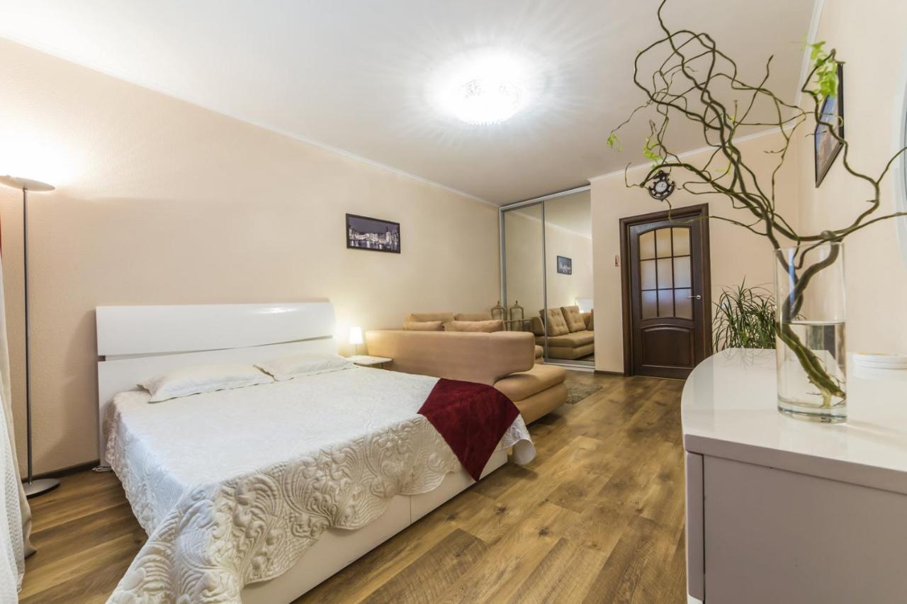 1 Поверх Ж К Паркові Озера Метро Дарниця Apartment Kiev Bagian luar foto